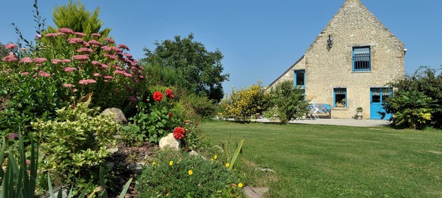 LA PETITE MAISON DANS LA PRAIRIE - COVERED/HEATED SWIMMING POOL APRIL TO OCTOBER in Courcy