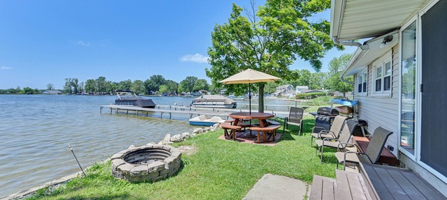 Lakefront Gem w/Watercrafts & Dock in Coldwater! in Coldwater