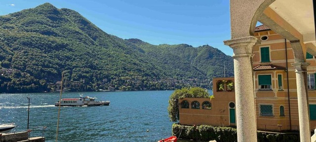 Lakefront Studio - Balcony & Private Garage in Moltrasio