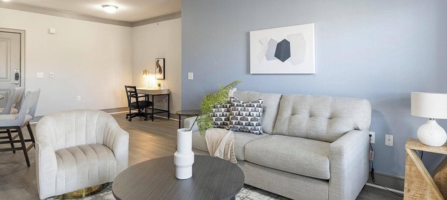 Landing | Chic 2BD, Clubhouse in Carrollton