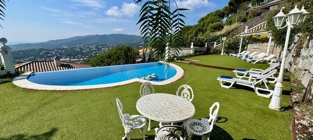 LARGE VILLA WITH INFINITY POOL, A/C, BILLIARDS, GYM 25 MIN FROM BARCELONA in Cabrils