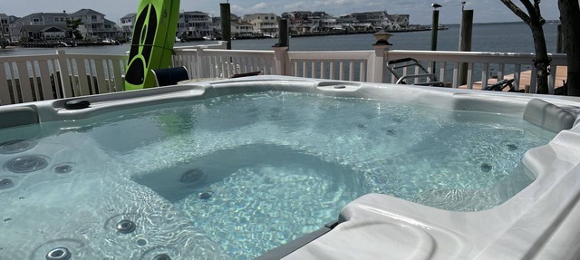 LBI Bayfront Beauty Brand New Hot Tub! Boat Slip Included! Two blocks to Beach! in Ship Bottom