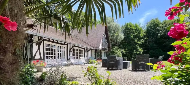 Le Clos Vildor Charming gîte/Normandy with horses & bordered by river 5km from the sea in CANEHAN