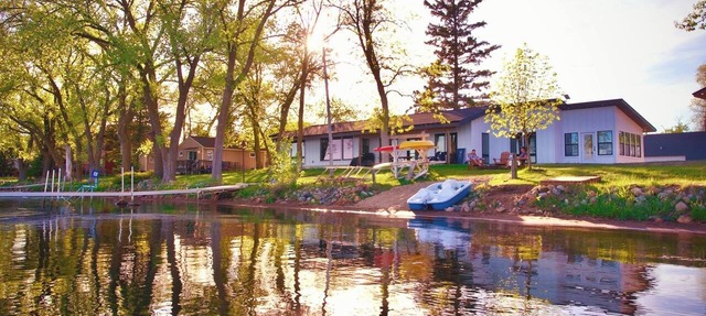 Lodge w/Fireplace, King Beds, Flexible Stay Promo in Dent