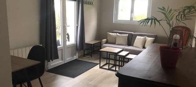 Logement Avec Jardin Privatif au RDC D'une Maison à 5 Minutes de Cerza in Moyaux