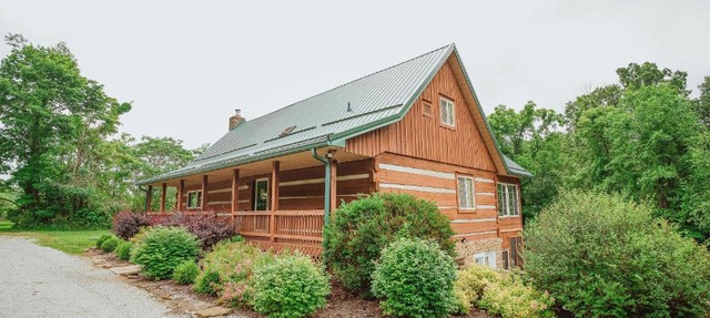 Lorettas Cabin in Nashville