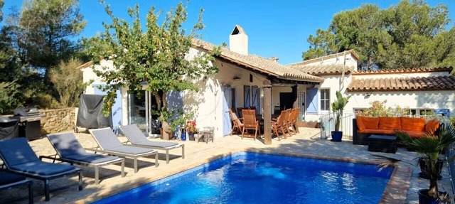 Lovely villa within walking distance of Begur with Private Pool and WiFi in Begur