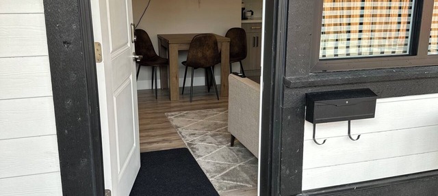 Luxe Boho Bsmt 2 bedroom in Maple Ridge