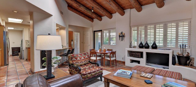 Luxurious villa with golf, hot tub & pool. in Scottsdale