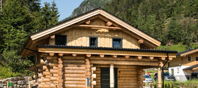 Luxury chalet at the end of the Virgen Valley embedded in a dream landscape in Prägraten/ Hinterbichl