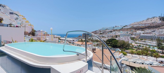 Luxury sea view apartment with big terrace and private swimming pool in Mogán