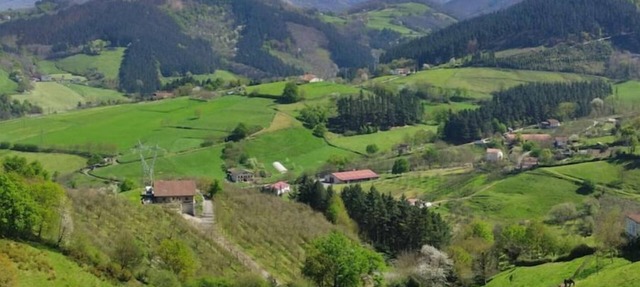 Magnificent Mountain Range View House in Olaberria