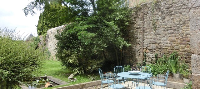 Maison19 th, atypical and contemporary, Brittany Romantic in Hédé-Bazouges