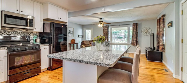 Mammoth Spring River Retreat: Family Gem, Big Yard in Mammoth Spring