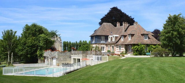 Manoir De Blouse-Ville in Barneville-la-Bertran