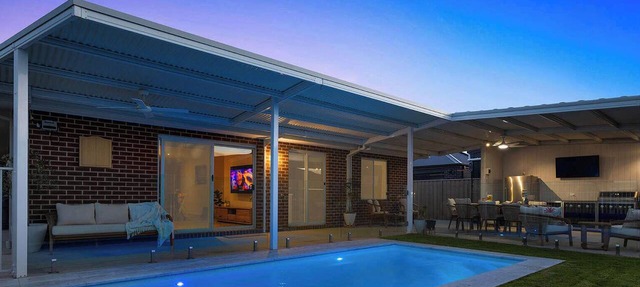 Maple House - Echuca Holiday Homes in Echuca