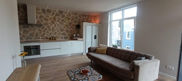 Mediterranean Apartment with Hot Tub & Home Cinema – Across from the Station in Bodegraven
