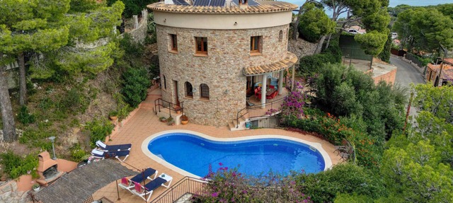 MM152: House with private pool in Sa Riera, Begur in Begur