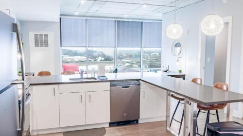 Modern 2 BR with Balcony in GR Entertainment District in Grand Rapids