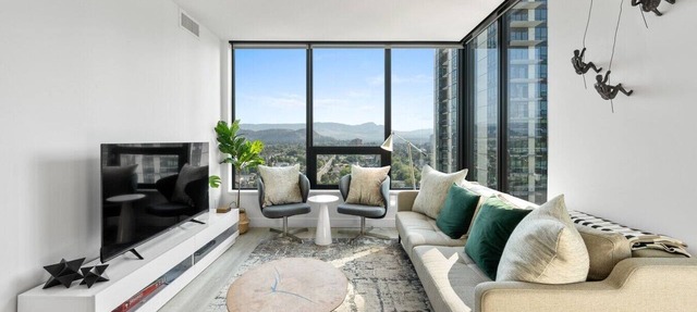 Modern 2BR Condo in Downtown Kelowna in Kelowna
