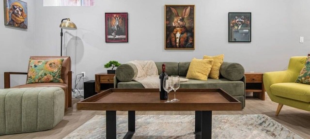 Modern 2BR Suite|Private Parking |Near DownTown in Hamilton