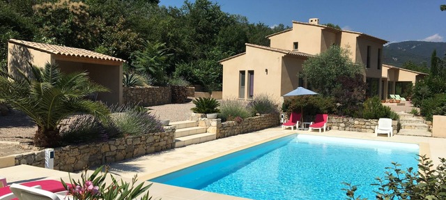 Modern architect-designed villa in a green setting in Bargemon in Bargemon