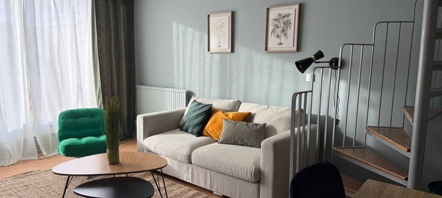Modern, fully-equipped 6-person duplex with terrace in Évreux