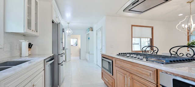 Modern Home Near The Battery Truist Park & Marietta Square Steam Shower Sleeps 8 in Marietta