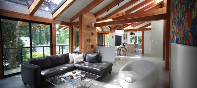 Modern & spacious timber frame home, 3 bed, 5 bath. W/Sauna + Espresso in Squamish