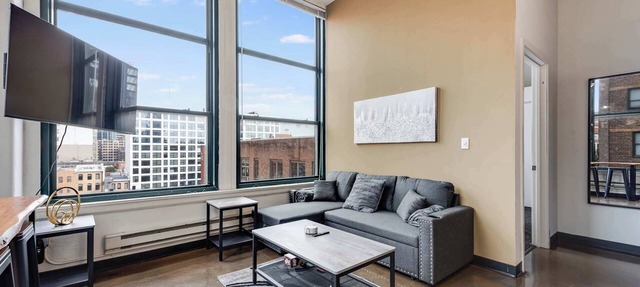Modern West Loop Gem-City Views & Prime Location 6 in Chicago