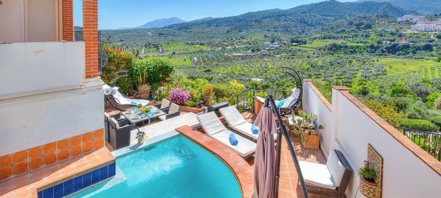 Monda Heights Apartment with Pool and Amazing Views close to Marbella & Málaga in Monda