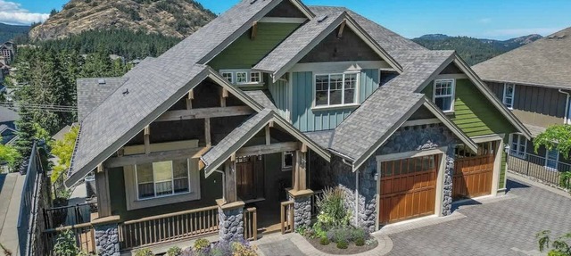 Mount Finlayson View Villa in Victoria