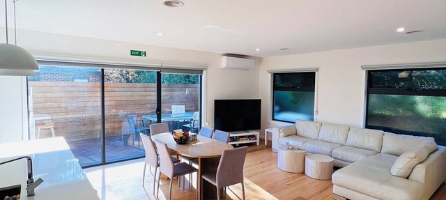 Natural, quiet, central home for your easy & comfortable trip to Frankston. in Frankston