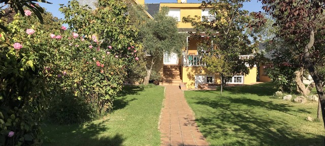 New, quiet, bright, fully equipped apartment with garden and pool in Boadilla del Monte