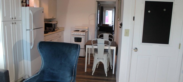 NON SMOKING Private Suite in Edmonds Bowl w Sound view. in Edmonds