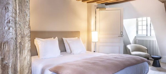 Normandy Stay | Pool & Spa |Near Scenic Deauville Promenade, Marina & Beachfront in Calvados