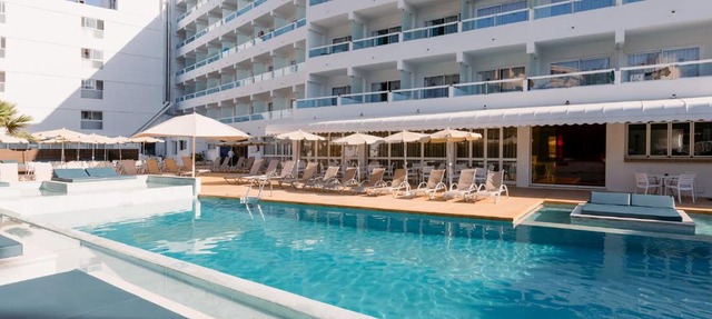 O7 Vistanova in Magaluf