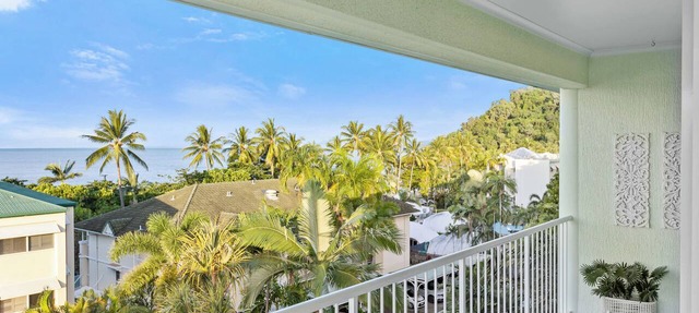 Oceanfront 2 Bedroom Apartment at Trinity Beach in Trinity Beach