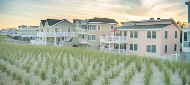 Oceanfront Oasis: Affordable Family-Friendly Duplex Apartment in Long Beach Township