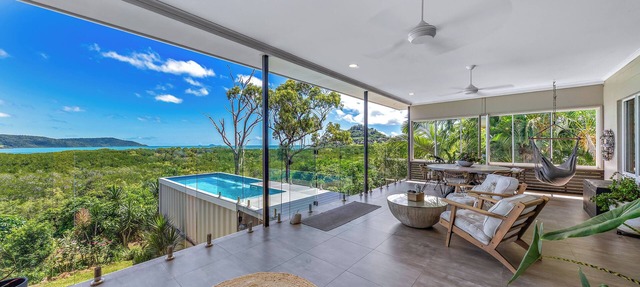 Ocean’s Edge – Private Pool, Oceanfront Views & Peaceful Setting in Cannonvale