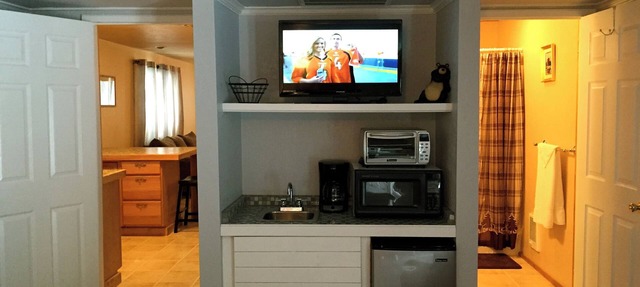 Open All Year. Ausable River Access. Newly Remodeled! in Roscommon