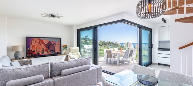 Pass the Keys | Entire Luxurious 3 Bedroom Penthouse in Fuengirola