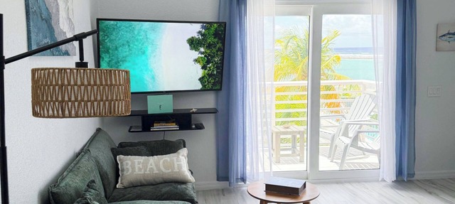 Peaceful Penthouse Getaway with Stunning Views in Cayman Brac