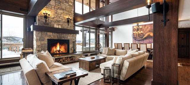 Penthouse, 9 bdr ski in/out, steps to Village in Mont-Tremblant