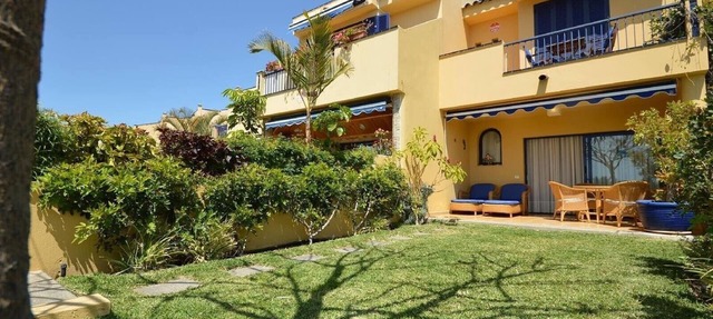 Pet-Friendly Bungalow Bahia Meloneras with Sea View, Pool, Garden & Wi-Fi in Maspalomas