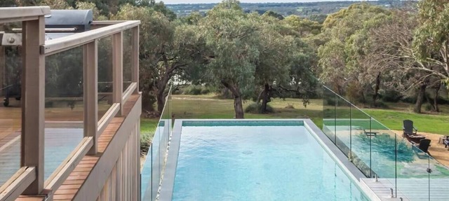 Pet Friendly - Long View - Heated Pool in Red Hill in Red Hill