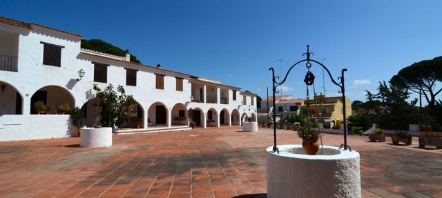 PLAÇA DELS POUS SUR in Pals