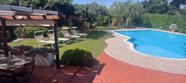 Private Villa with private pool, WIFI, A/C, sauna, TV, patio, panoramic view, close to Rimini in Santarcangelo Di Romagna