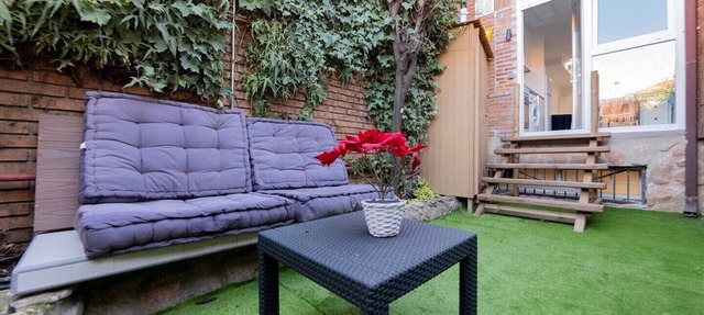 Private garden apartment in Coslada