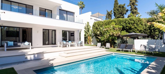 Private Luxury Villa, Heated Pool & Sauna in Marbella